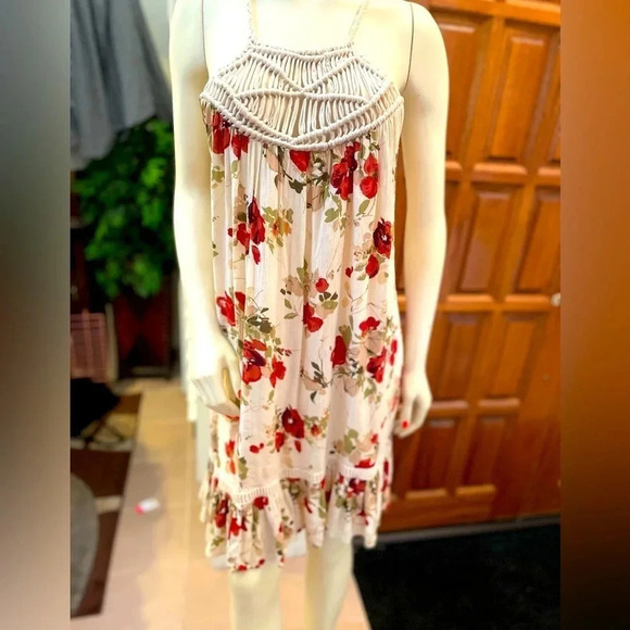 Volcom “SHELLO DRESS”
macramé top spaghetti straps ruffle hem floral boho L - Picture 6 of 15